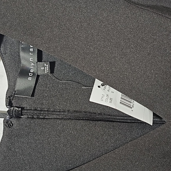 Adelyn Rae Sleeveless Black Plum Dress Size Small NWT - Picture 5 of 8